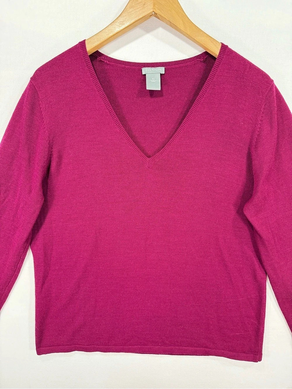Ann Taylor V-Neck Merino Wool Sweater in Red Wine Color XL